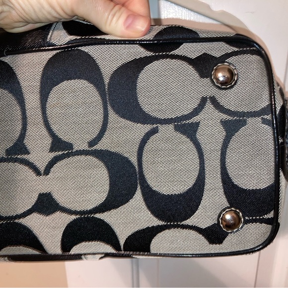 Gorgeous Coach Bag - Picture 9 of 16